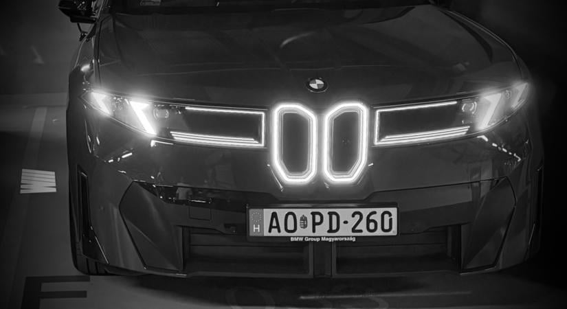 Kipróbáltuk a BMW iX3 50 xDrive-ot és vele együtt a CarPlay iOS 26-os verzióját is