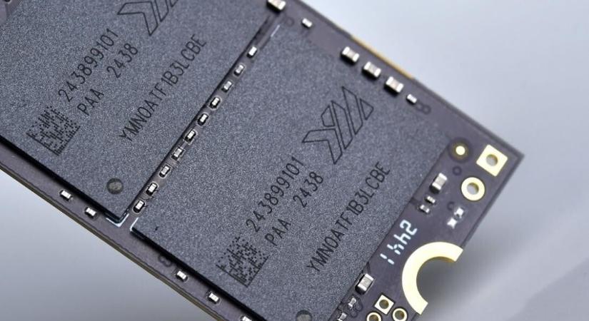 A Lenovo notebookok fedélzetén globális hódító útjukra indultak a kínai YMTC NAND Flash memóriachipjei