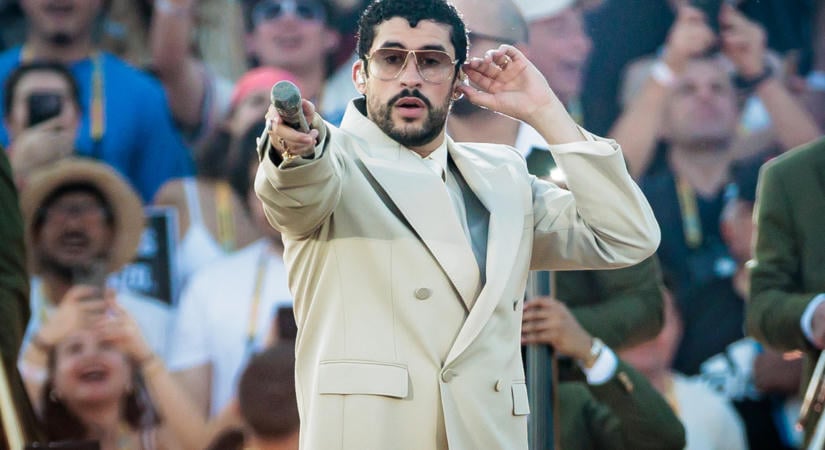 Lecsapott az online nyelvrendőrség, ezúttal Bad Bunny-t hurcolnák a vádlottak padjára