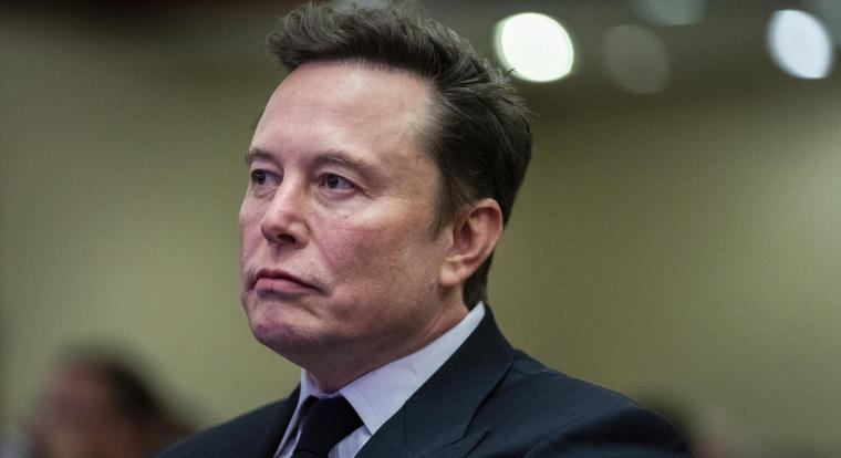 Elon Musk perrel fenyegetőzött a róla szóló dokumentumfilm miatt, de a rendező szerint valójában semmit sem lépett