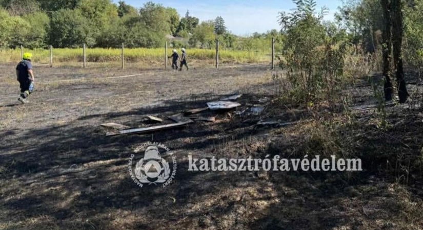 Három hektáron pusztítottak a lángok Háromfán, lakóházakat is veszélyeztetett a tűz