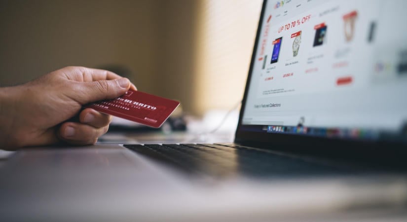 Már többször vásárolunk az interneten bankkártyával külföldön, mint itthon