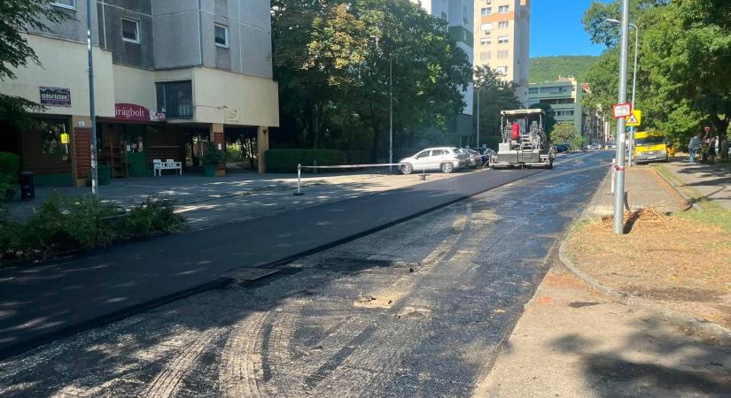 Négy óbudai útszakasz újult meg