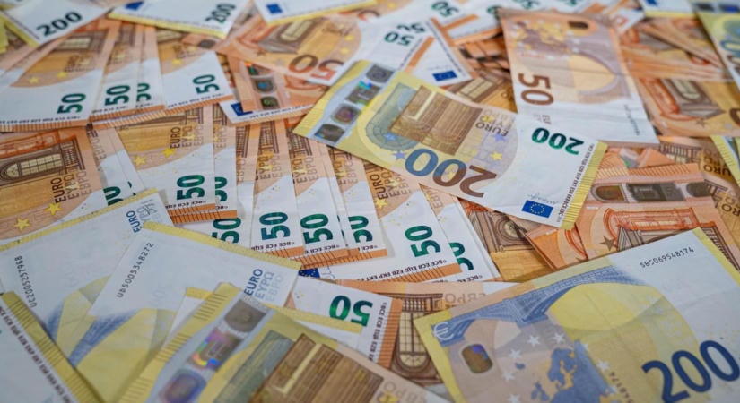 Elszólta magát az államtitkár az uniós pénzekről? Idén már egy fillért sem...