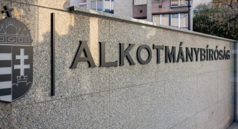 Visszaszorul a készpénzzel fizetés lehetősége – Az Alkotmánybírósághoz fordul az ombudsman