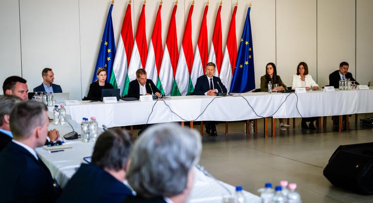 Lerázta a Telexet a Tisza, mikor a kormányülések témáiról érdeklődött – az Orbán-kormány törvényére hivatkozva