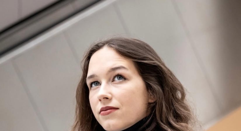 Meztelenre vetkőztettek egy politikusnőt, óriási botrány lett belőle – Megdöbbentő, hányan jártak már így a mocskos deepfake miatt