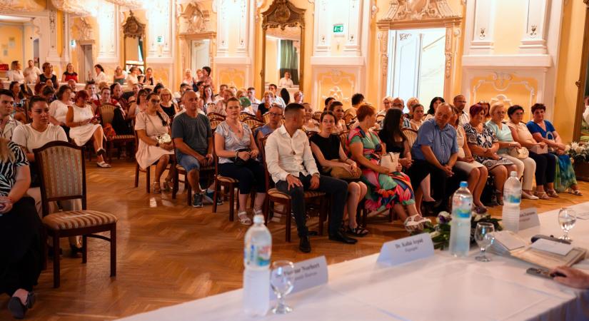 A vásárhelyi kórház 53 dolgozója kapott főigazgatói dicséretet Semmelweis-nap alkalmából