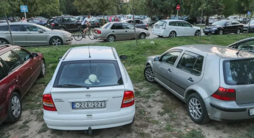 A szabálytalan parkolás nyert az újbudai szavazáson: a többség lemondana a járdáról