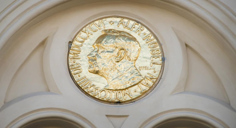 Megvan a 2026-os fizikai Nobel-díjas – A világ egyik legtitokzatosabb részecskéje hozta meg az elismerést