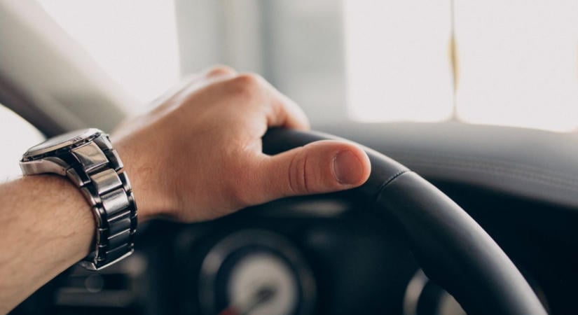 Eltiltották, de fittyet hányt rá a hajdú-bihari sofőr