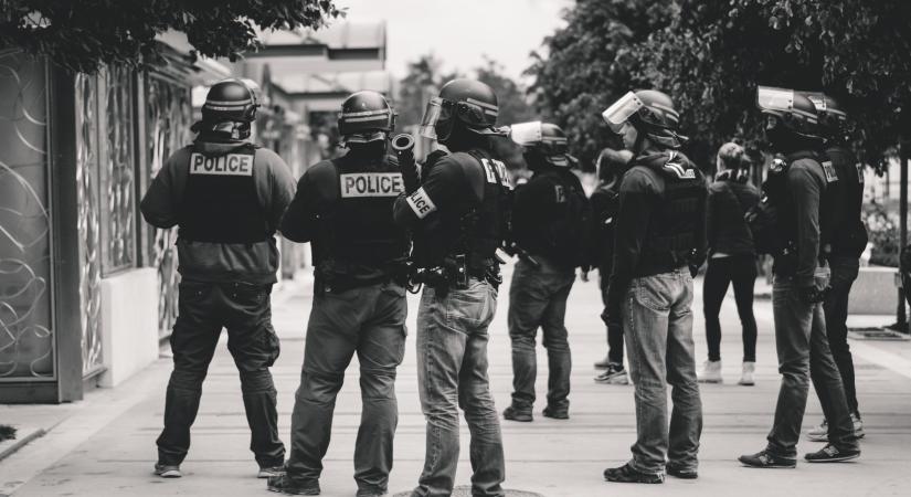 Az egyik 3 éves megkéselt kislány hamarosan elhagyhatja a francia kórházat