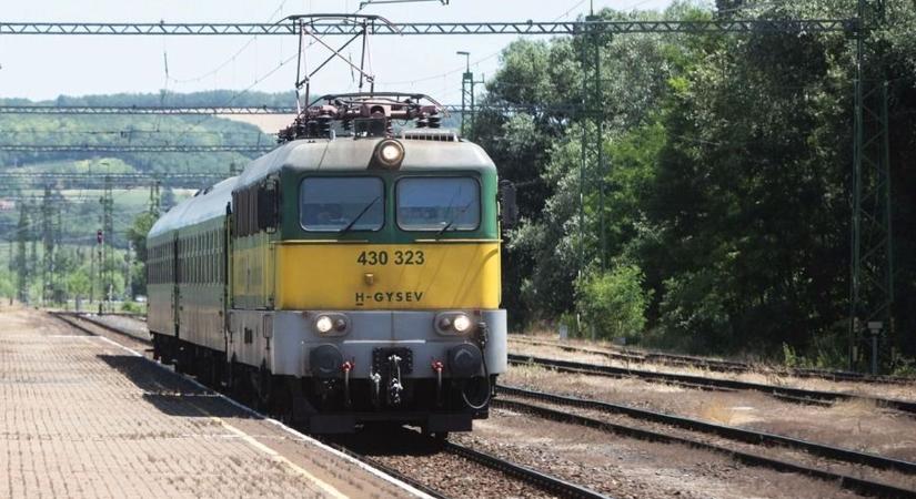 Vonatpótló buszokra kell szállnia az utasoknak Csorna és Pápa között ezeken a napokon