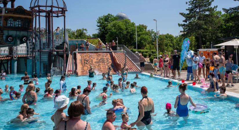 Jobban teljesítenek a debreceni városi cégek, nehézségek az Aquaticumnál – mérlegen a Vagyonkezelő jelentése