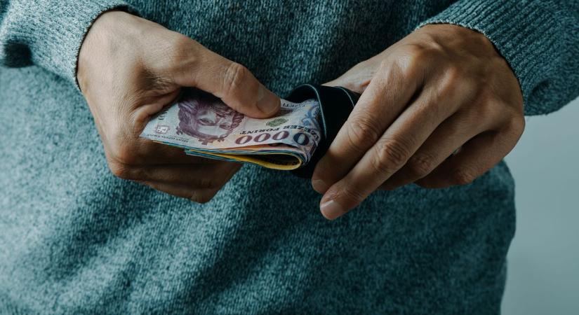 Megvan az időpont: ekkor indul a nyugdíjasok ÁFA-visszatérítése