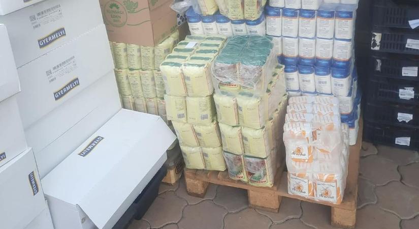 A cigányság kétszáz élelmiszercsomagot kapott Vásárhelyen, de nem a városvezetéstől