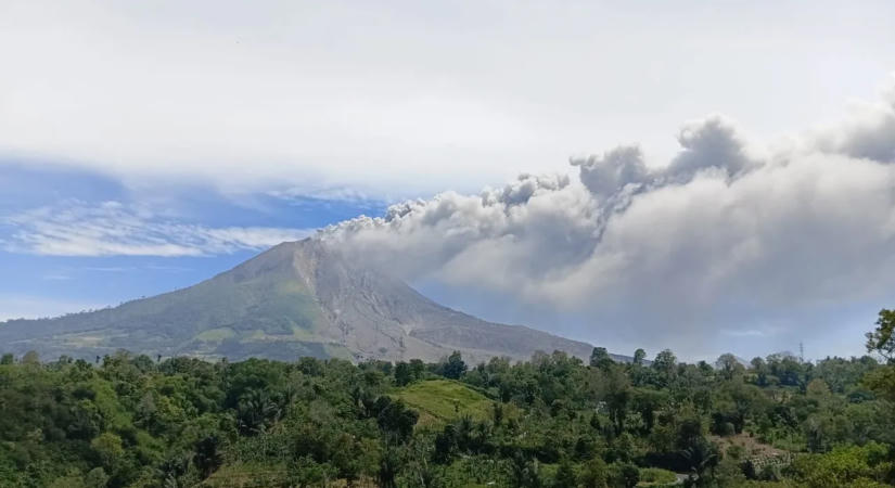 Kitört Indonéziában a Sinabung vulkán