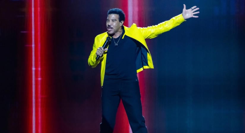 Alig tért vissza a nyilvánosság elé, újra kórházba került Lionel Richie: a koncertjeit is lemondták