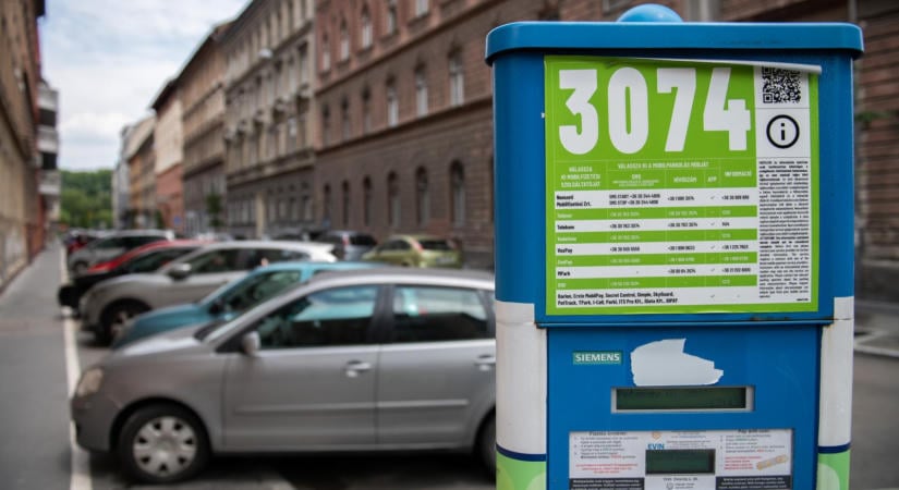 Vitézy Dávid: Rogán Antal javaslata volt a mostani fővárosi parkolási rendszer, a kerületek egy fideszes logika szerint működő feladatmegosztásba kerültek