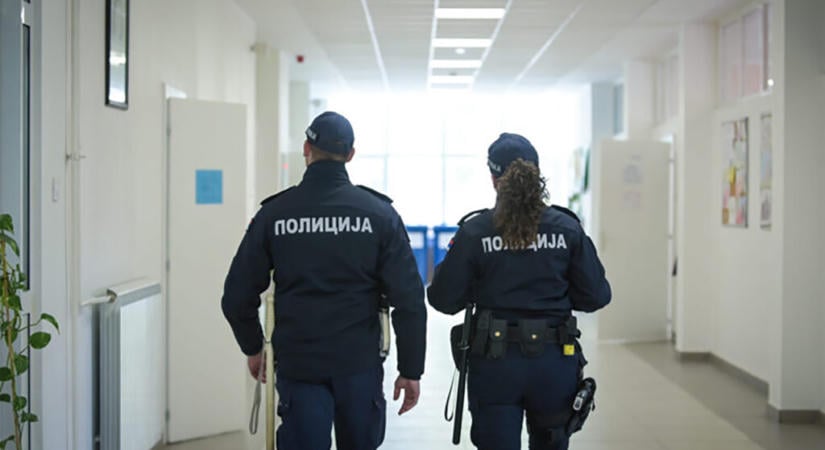 Bombariadó van a szabadkai Jovan Mikić Általános Iskolában