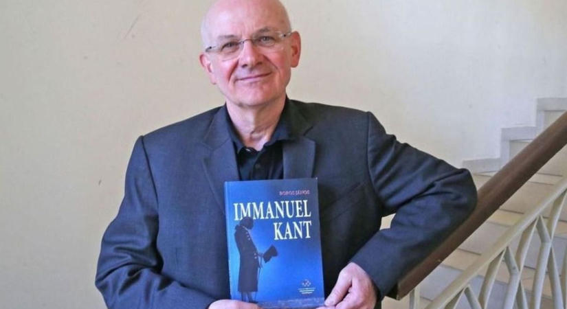 Boros János reagált a PTE Filozófia Doktori Iskoláját ért kritikákra
