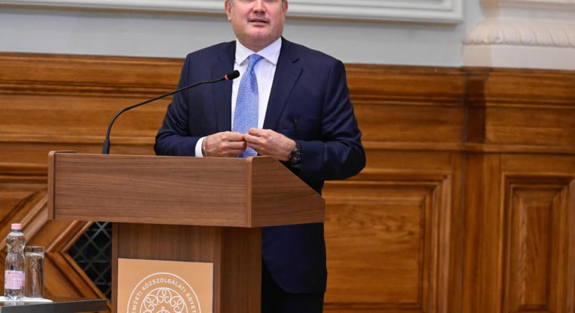Nagy Márton volt titkárságvezetője nyelvvizsga nélkül, négy évre kapott diplomata állást Szingapúrban