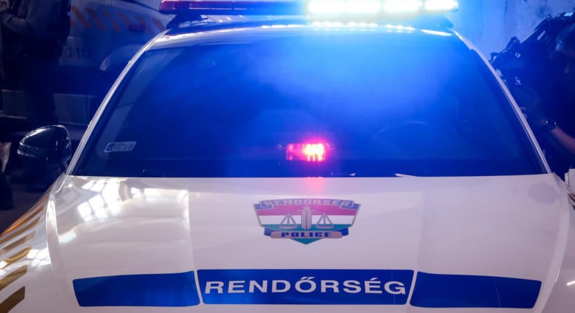 Többen megsérültek mentő és személyautó karamboljánál