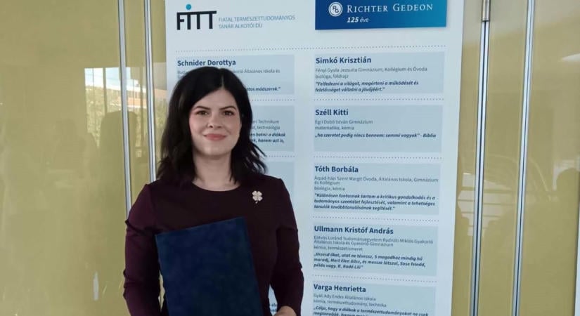 Fiatal vasi biológia-kémia szakos tanár kapott rangos országos díjat - fotók