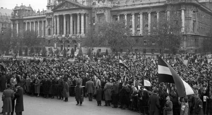 A reményből lett gyász napja: 1956. október 25., a véres csütörtök