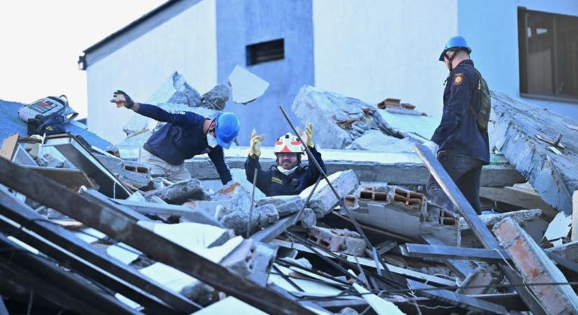 Több mint 1600 épület sérült meg a kolumbiai földrengésben