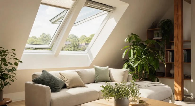 Hogyan könnyíthetik meg a mindennapokat a VELUX elektromos tetőablakok?