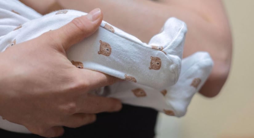 Súlyos fulladásveszélyt okozhat ez a bébi játszószőnyeg! Azonnal vedd el a gyermekedtől!