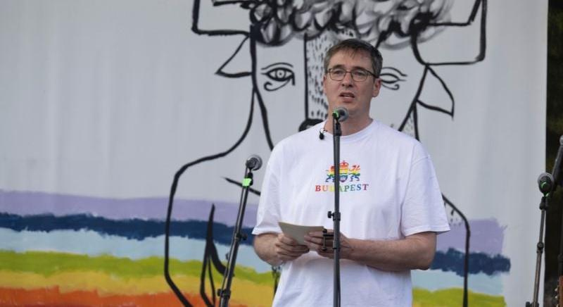 Feszültség és ünneplés a Budapest Pride-on: Karácsony Gergely beszédet mondott, a rendőrségnek is közbe kellett lépnie