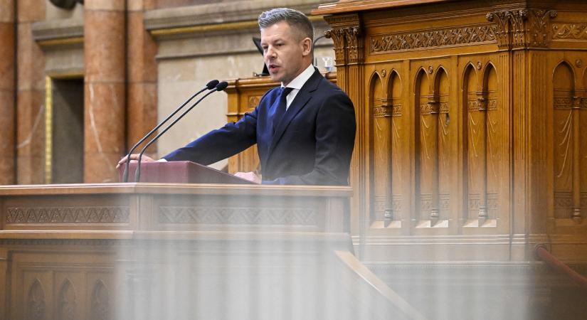 A Financial Times címlapján vezető sztori Magyar Péter és az új kormány rendszerváltása