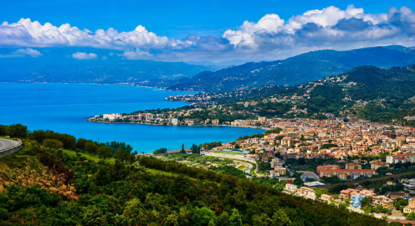 Ez az olasz partszakasz olyan, mint az Amalfi-part – csak olcsóbb és kevésbé zsúfolt