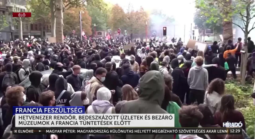 Párizsban bedeszkázott kirakatokkal készülnek az éjszakára