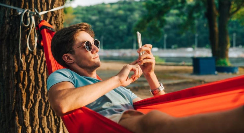 Nemcsak mi kaphatunk hőgutát: a mobiltelefonokat is megviseli a nyári kánikula