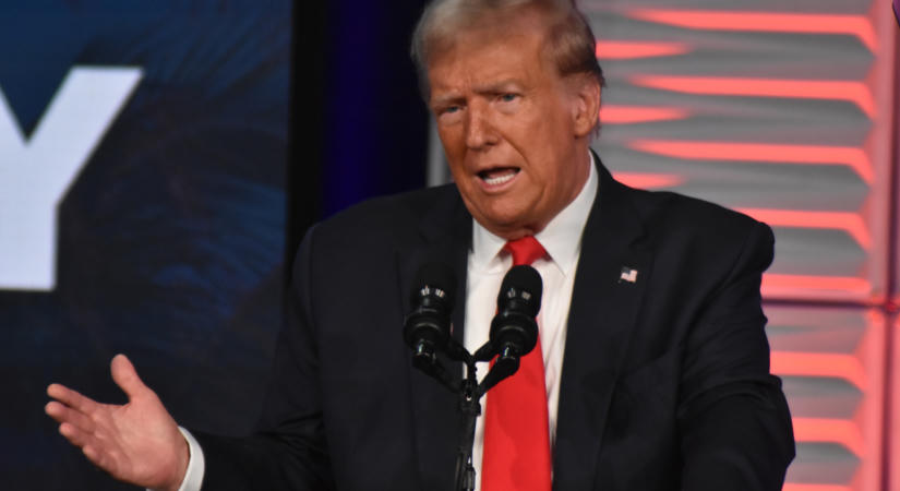 Piacmanipuláció? 100 ezer dollárért hamarabb olvashatod Trump posztjait
