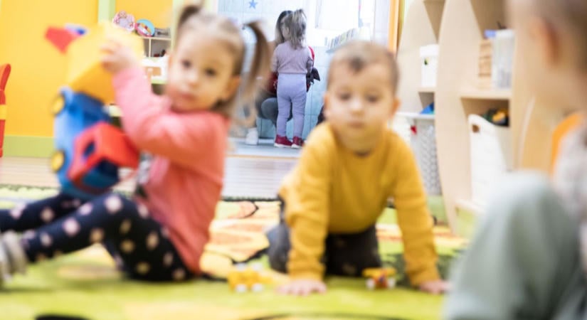 Kisgyermeknevelő ösztöndíj – Akár havi 125 ezer forintot kaphatnak a leendő bölcsődei dolgozók