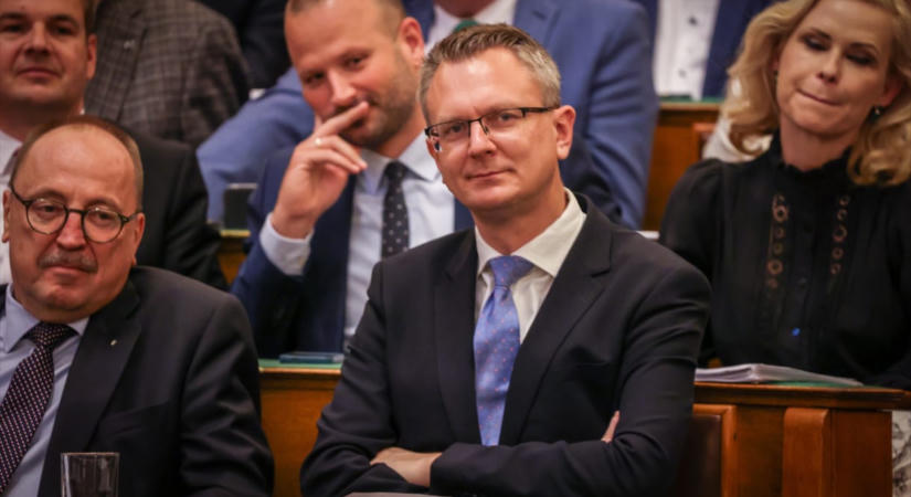 A KDNP leszedetné az Orbán-kormány gyűlöletpropagandájának emléktábláját