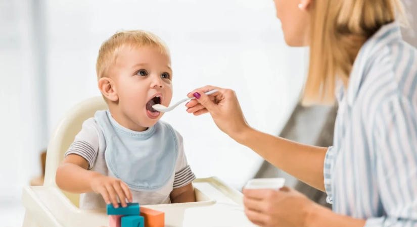 Bébiételek: mikor kezdjük a hozzátáplálást és meddig adhatók a készételek?