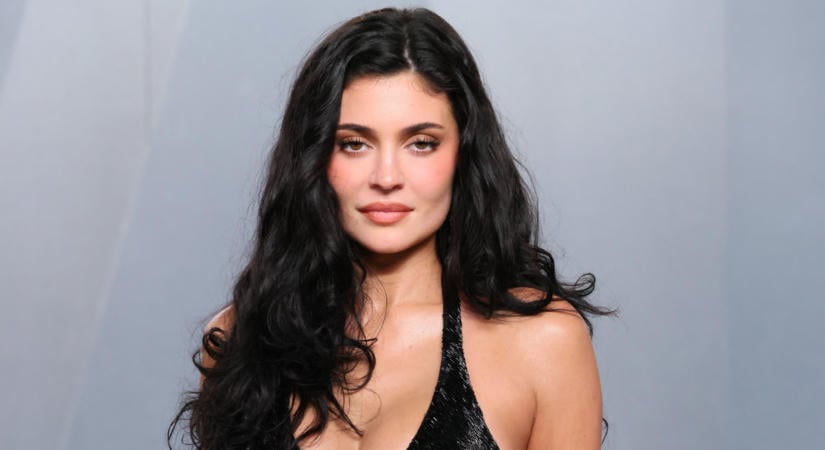 Kylie Jenner ritkán látott természetes külsővel jelent meg