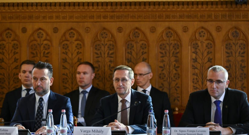 Az MNB alelnöke szerint 2032. január 1-jétől fizethetünk majd magyar euróval