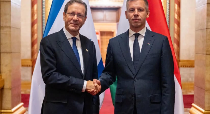 Izrael elnökét, Isaac Hercogot fogadta Magyar Péter