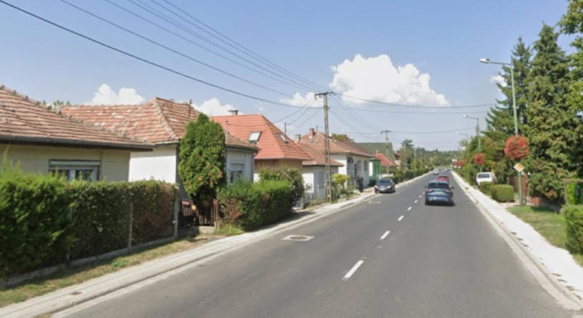 Gyanús autó keltett riadalmat Balatonfűzfőn, aztán kiderült, hogy csak egy házaspár nosztalgiázott a városban