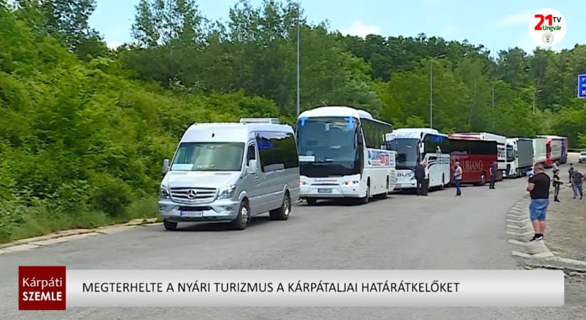 Megterhelte a nyári turizmus a kárpátaljai határátkelőket (videó)