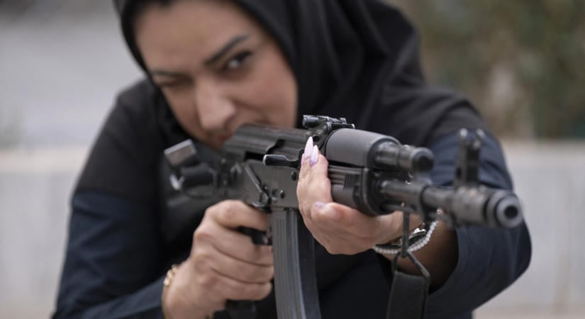 Irán parancsnokai további háborúra készülnek