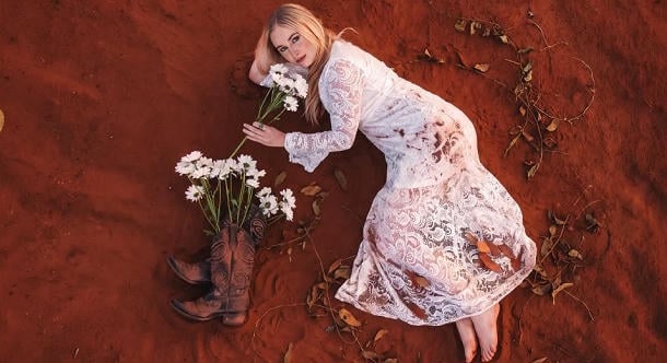 Kiadta őszinte albumát Melanie Dyer