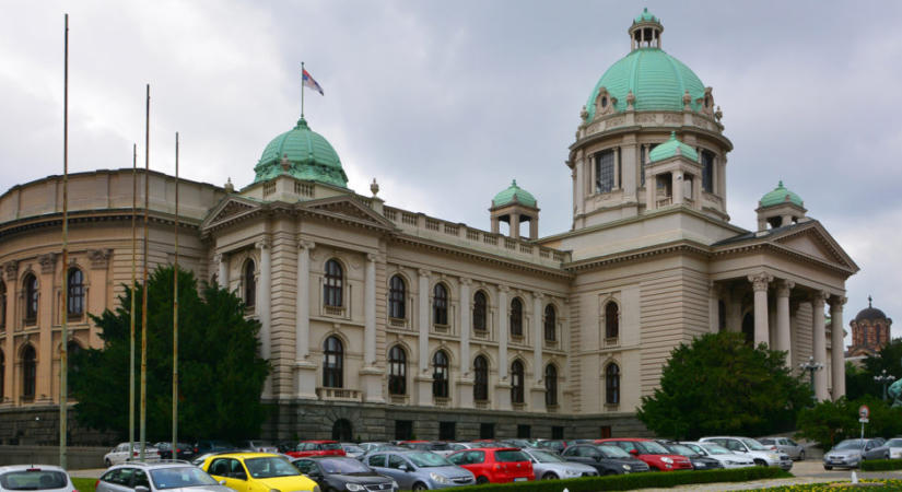 Elbukott a szerb kormány elleni bizalmatlansági indítvány