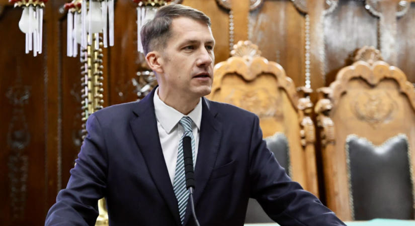 Pásztor: Időre van szükség az új magyar kormánnyal a bizalom kiépítéséhez